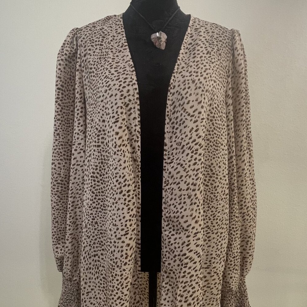 Gorgeous Shein animal/cheetah print open kimono - Large